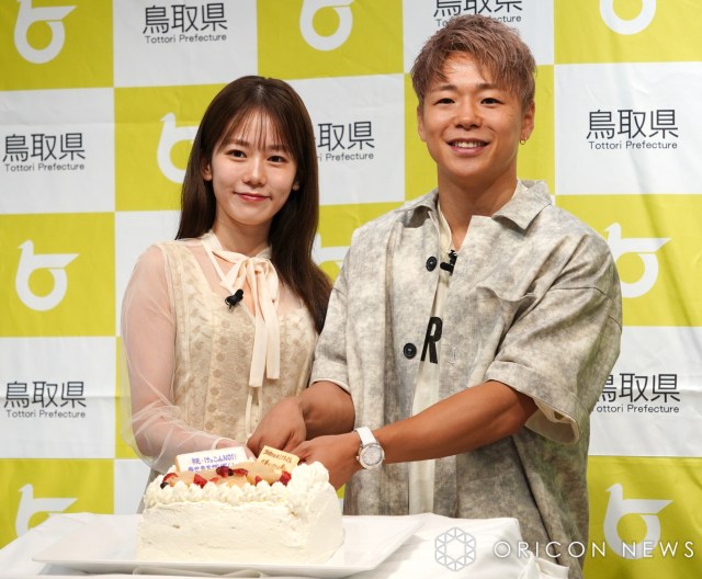夫婦そろって初公の場に登場した（左から）川口葵、武尊 （C）ORICON NewS inc.