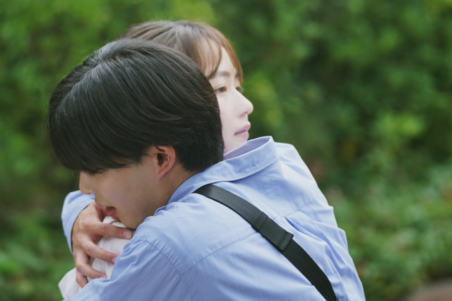 映画『恋に至る病』に主演する山田杏奈、長尾謙杜（C）2025『恋に至る病』製作委員会