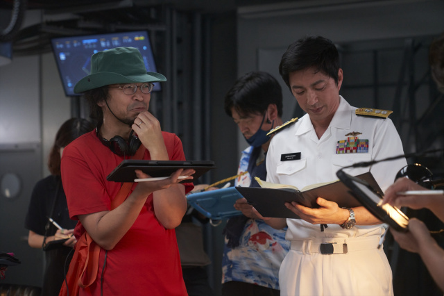 映画『沈黙の艦隊 北極海大海戦』（公開中）メイキング写真 （C）2025 Amazon Content Services LLC OR ITS AFFILIATES. All Rights Reserved. （C）かわぐちかいじ／講談社
