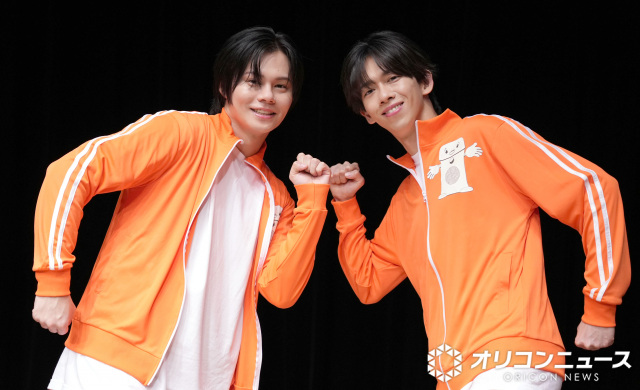 『稜海しました！超特急QR』初の公開録音イベント後囲み取材に出席した超特急（左から）カイ、リョウガ （C）ORICON NewS inc.